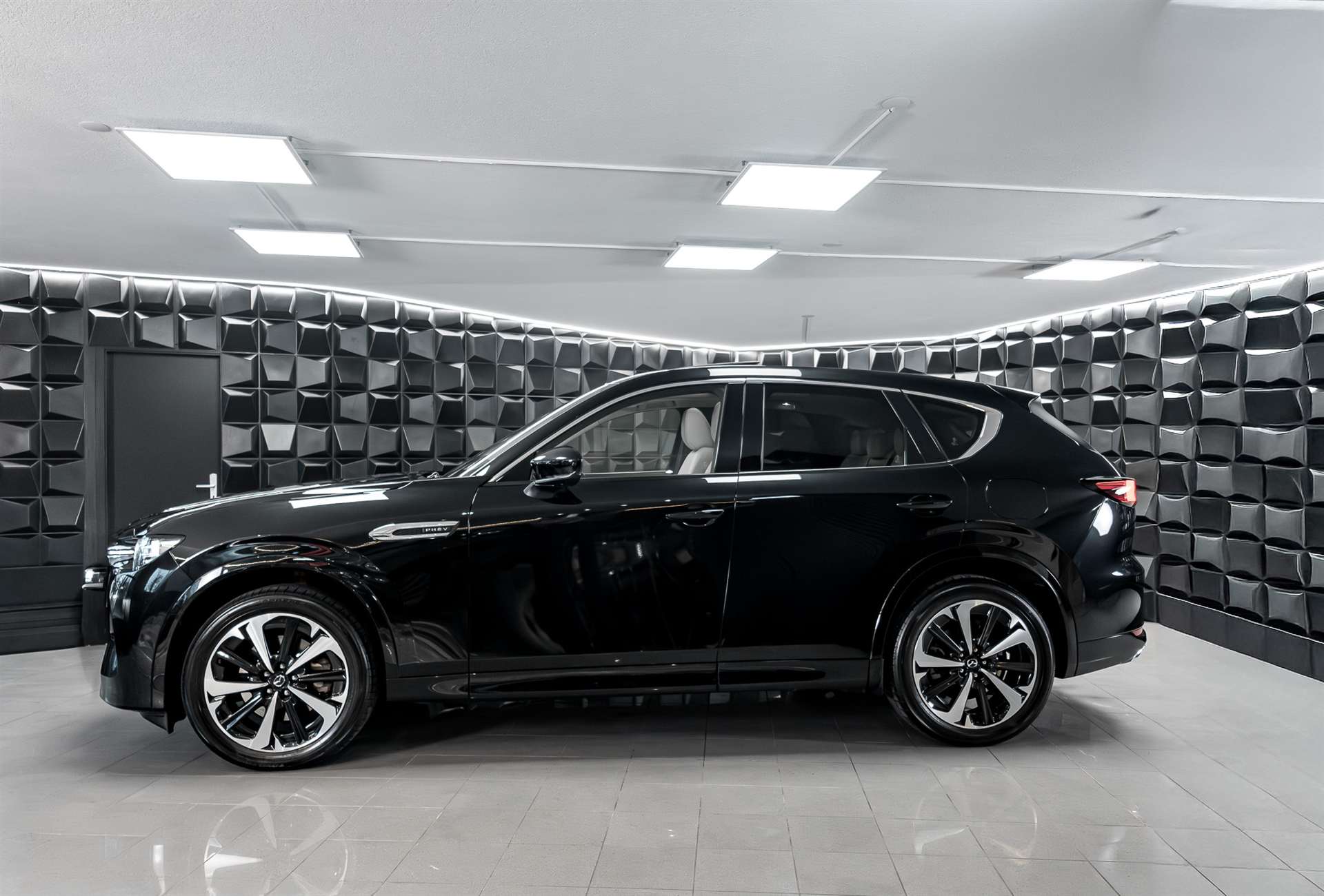 MAZDA CX-60 e-Skyactiv PHEV 327 AWD Takumi-showroom-element-1