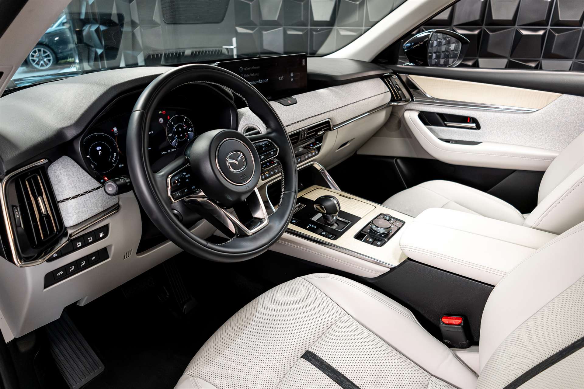 MAZDA CX-60 e-Skyactiv PHEV 327 AWD Takumi-image-12