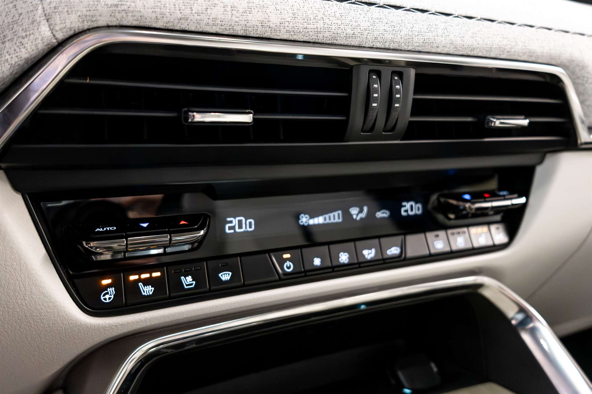 MAZDA CX-60 e-Skyactiv PHEV 327 AWD Takumi-image-18