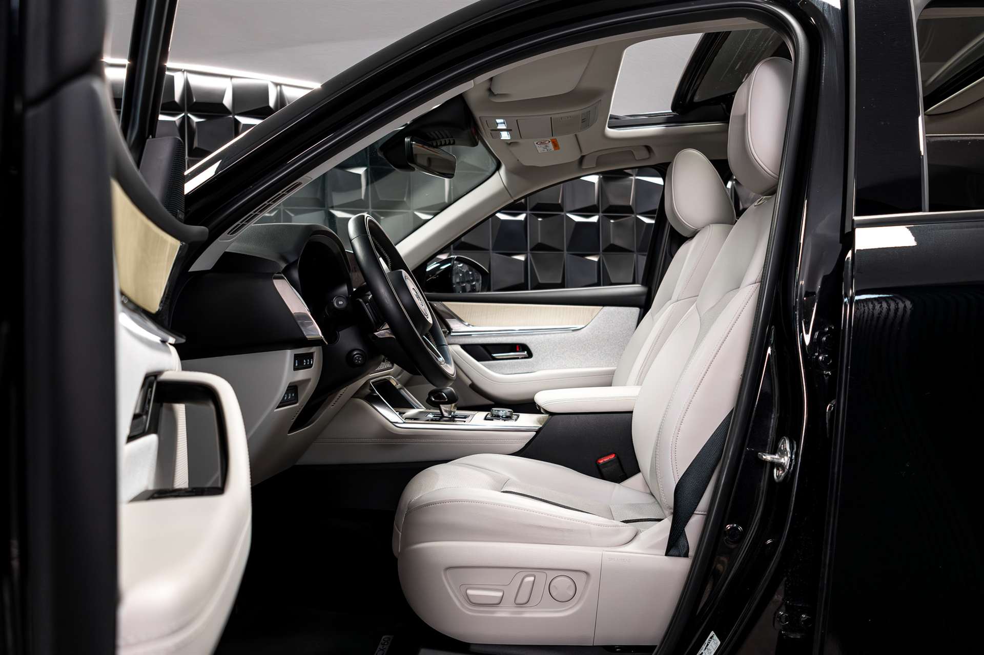 MAZDA CX-60 e-Skyactiv PHEV 327 AWD Takumi-image-10