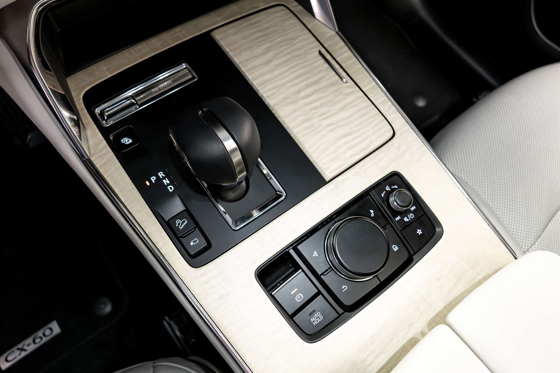 MAZDA CX-60 e-Skyactiv PHEV 327 AWD Takumi-image-19