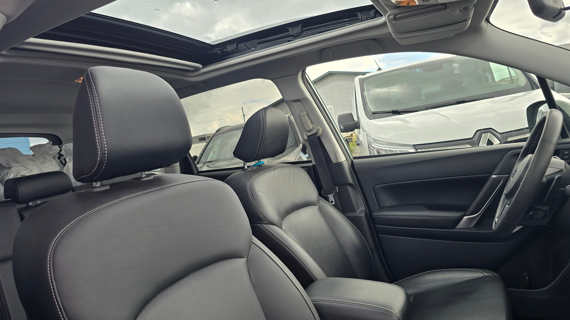 SUBARU Forester 2.0XT Luxury Lineartronic-image-8