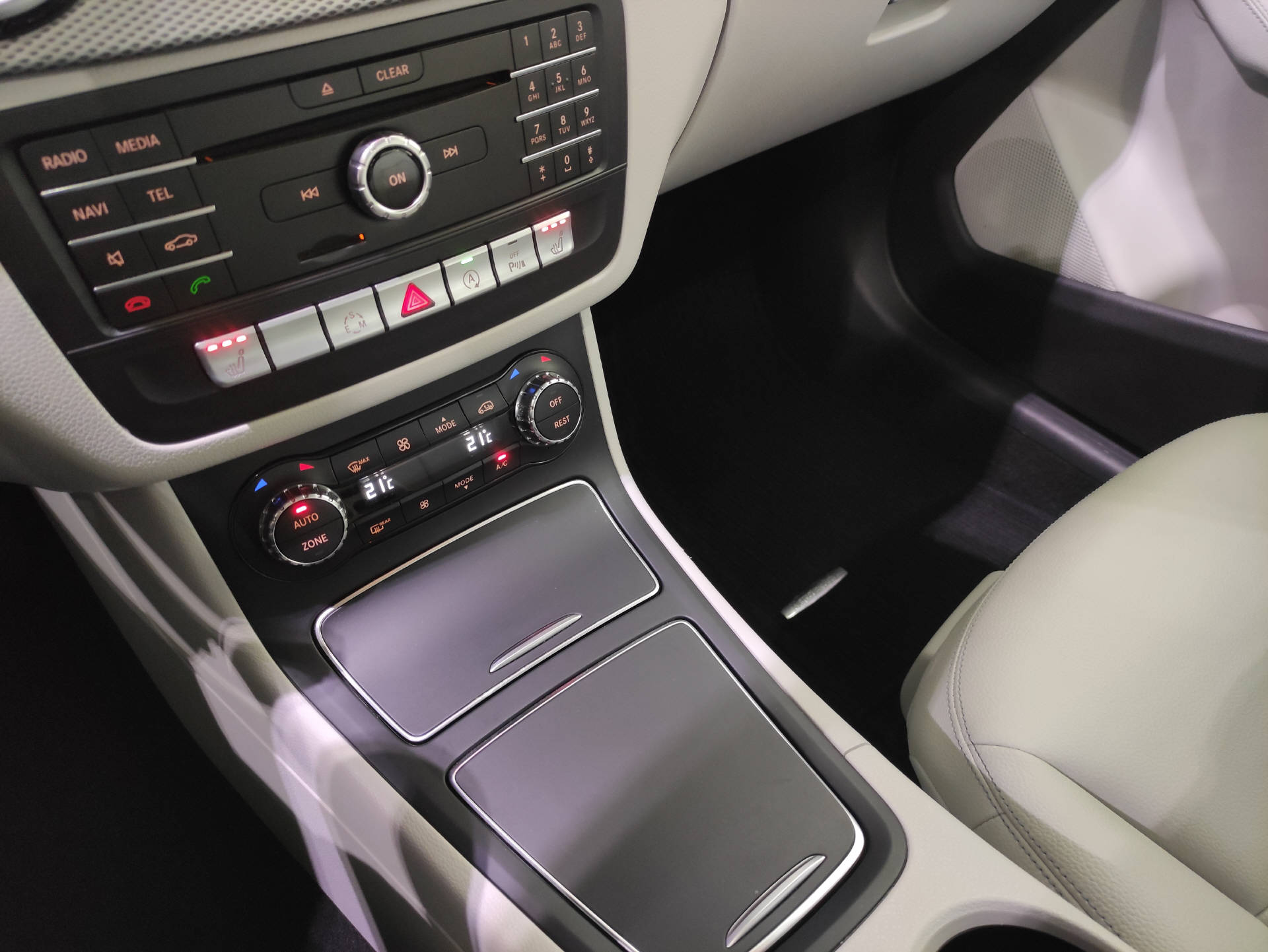 MERCEDES-BENZ B 200 CDI Urban 4matic-image-10