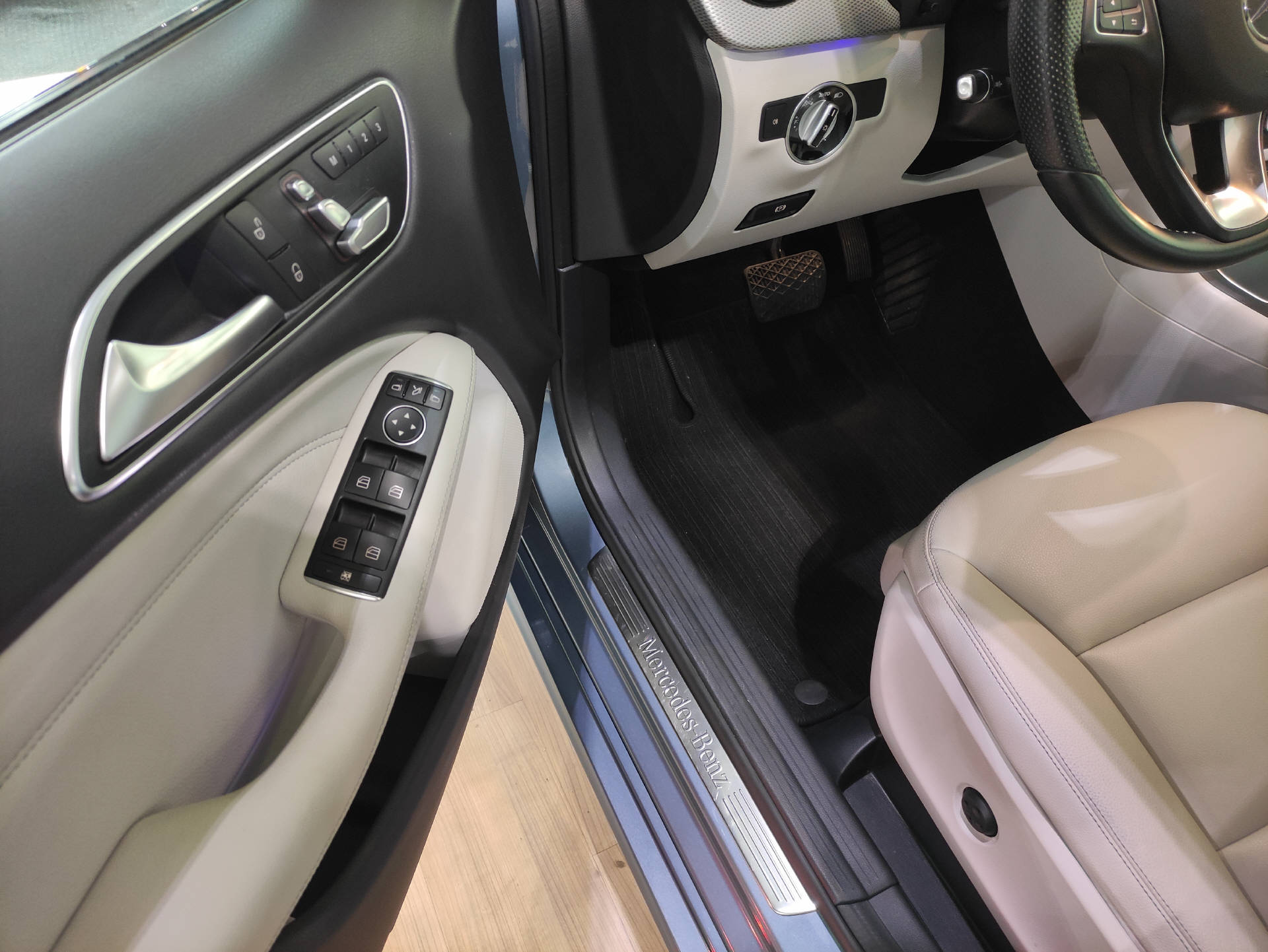 MERCEDES-BENZ B 200 CDI Urban 4matic-showroom-element-3