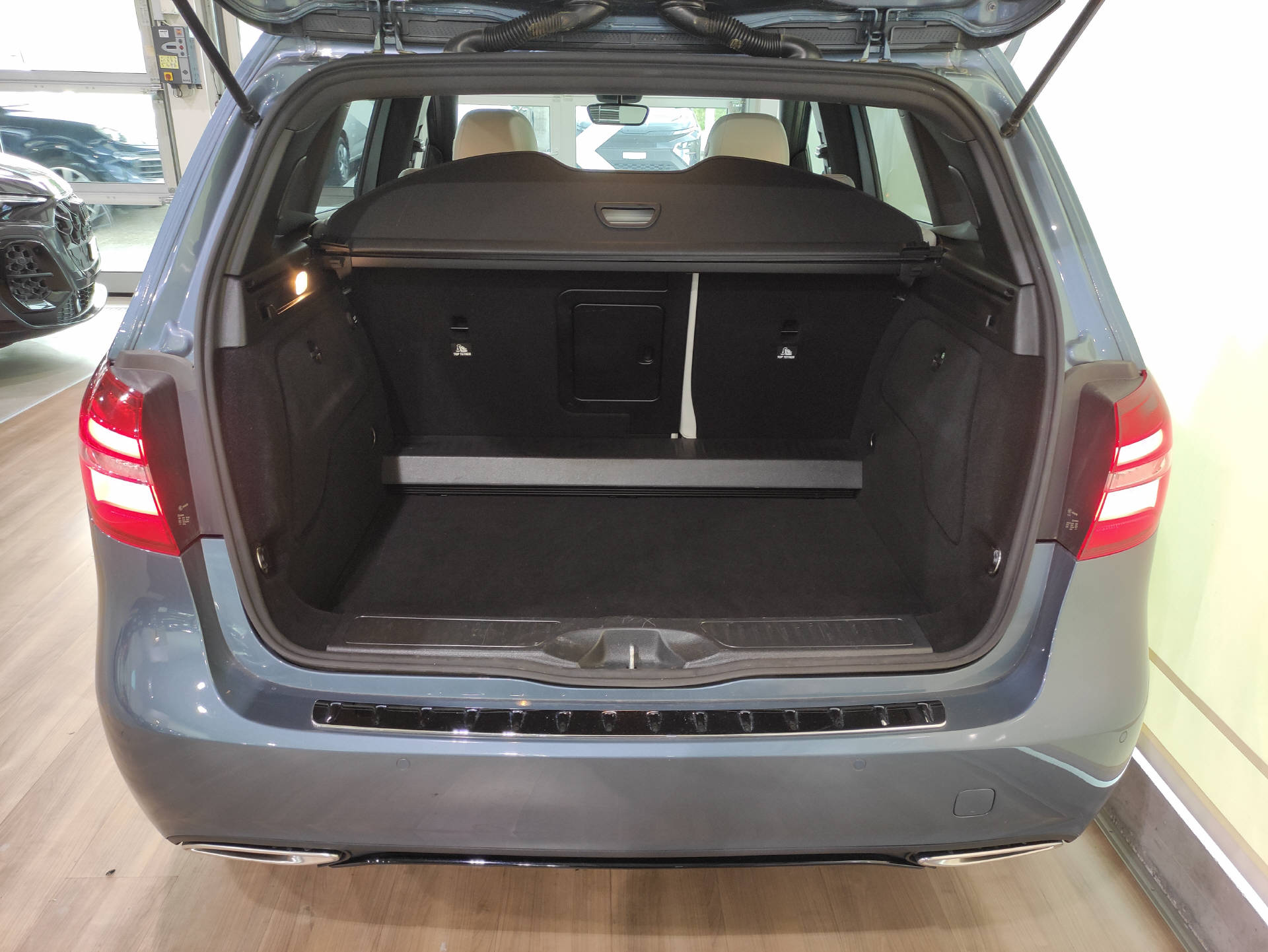 MERCEDES-BENZ B 200 CDI Urban 4matic-image-13