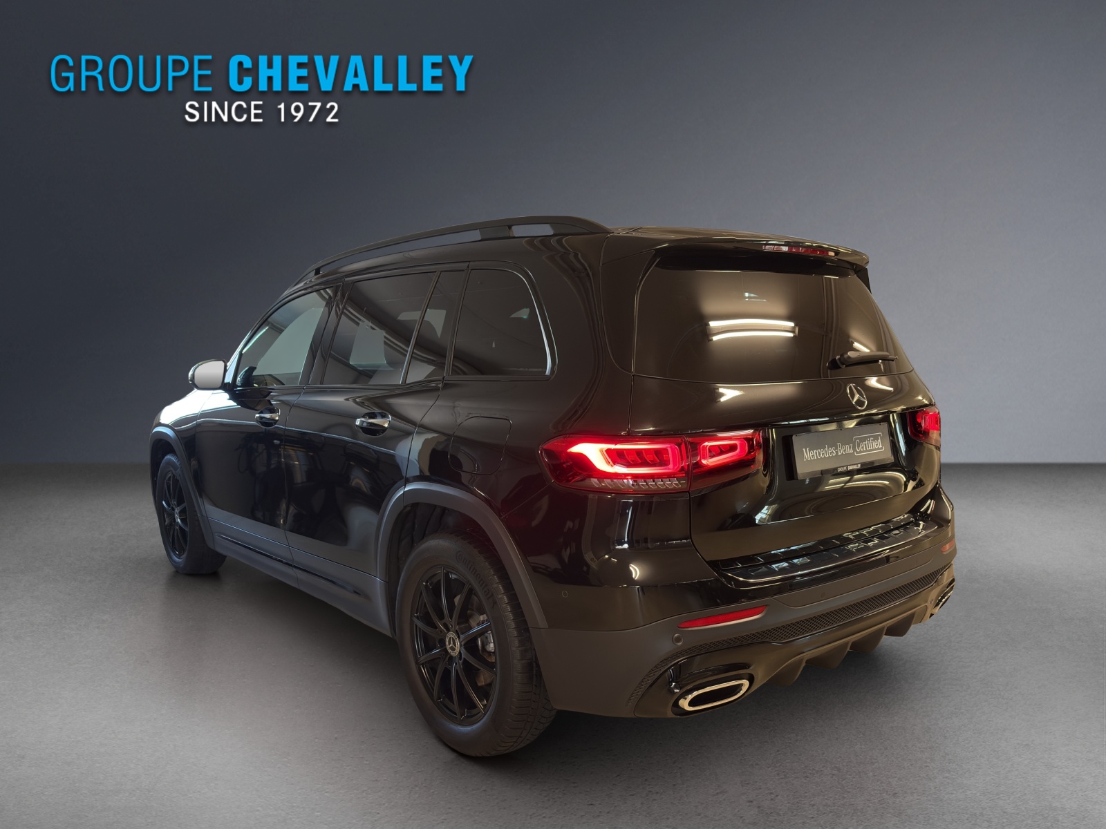 MERCEDES-BENZ GLB 200 AMG Line-showroom-element-3
