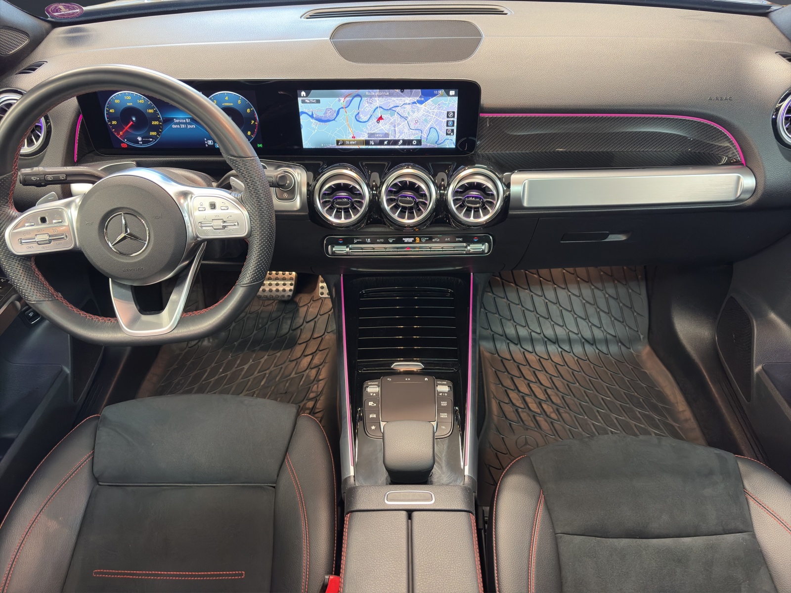 MERCEDES-BENZ GLB 200 AMG Line-image-11