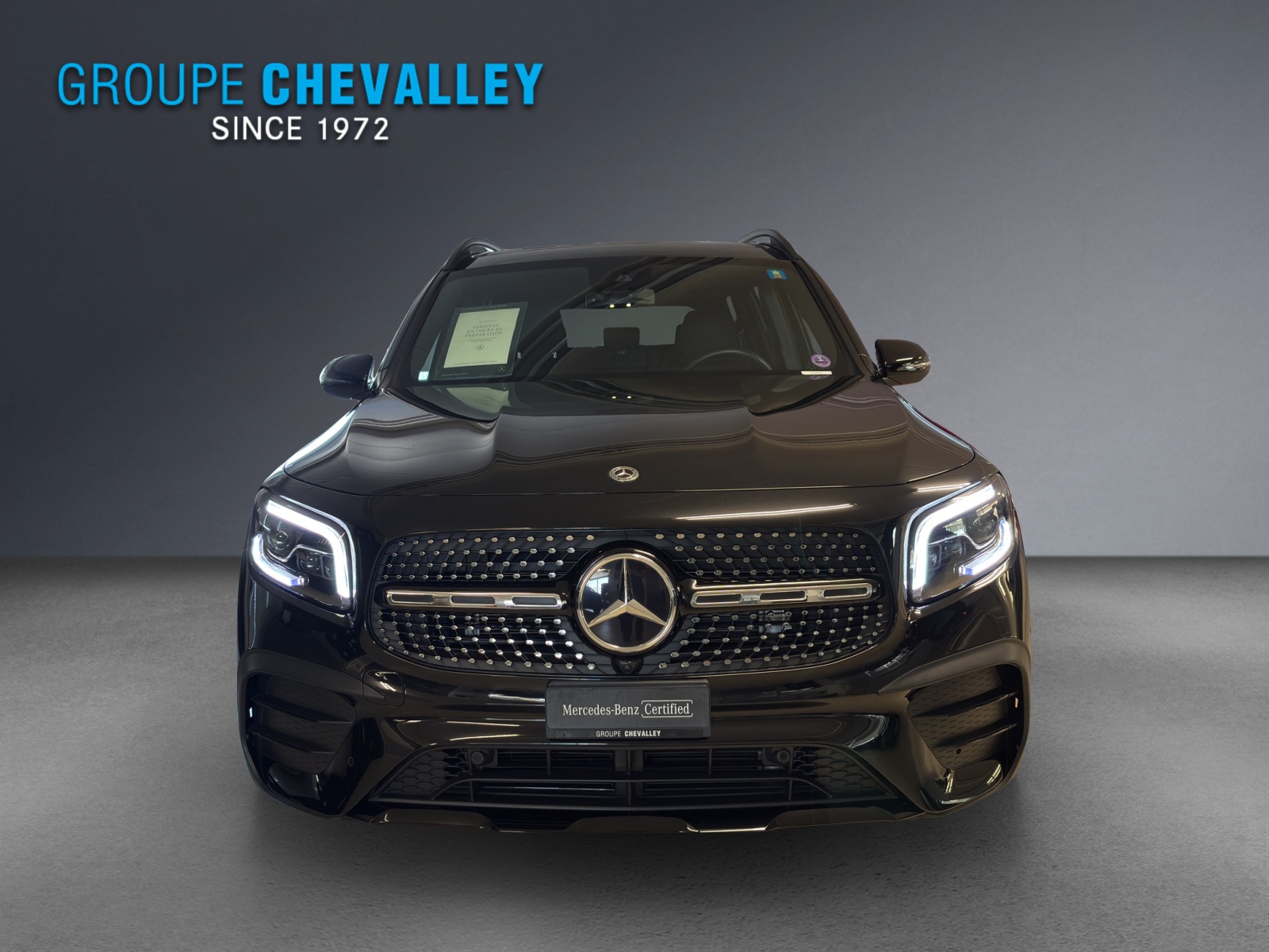 MERCEDES-BENZ GLB 200 AMG Line-showroom-element-1