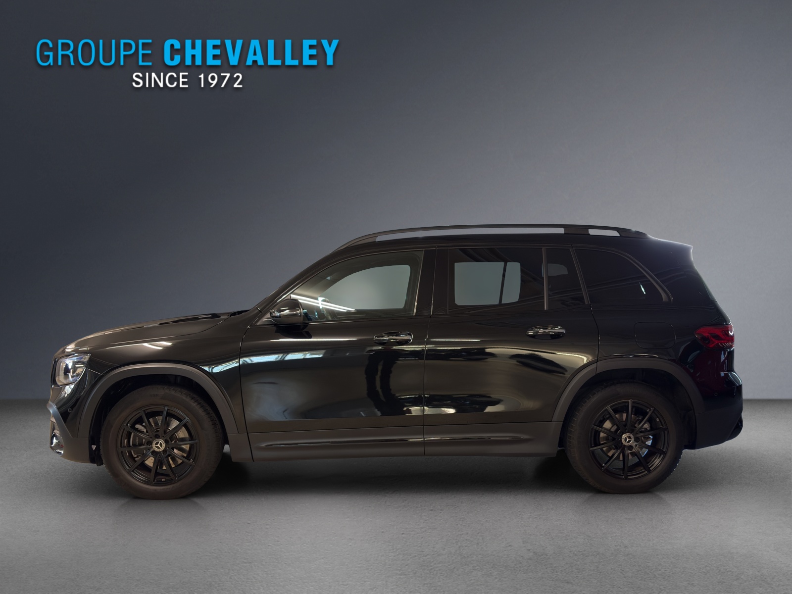MERCEDES-BENZ GLB 200 AMG Line-showroom-element-2