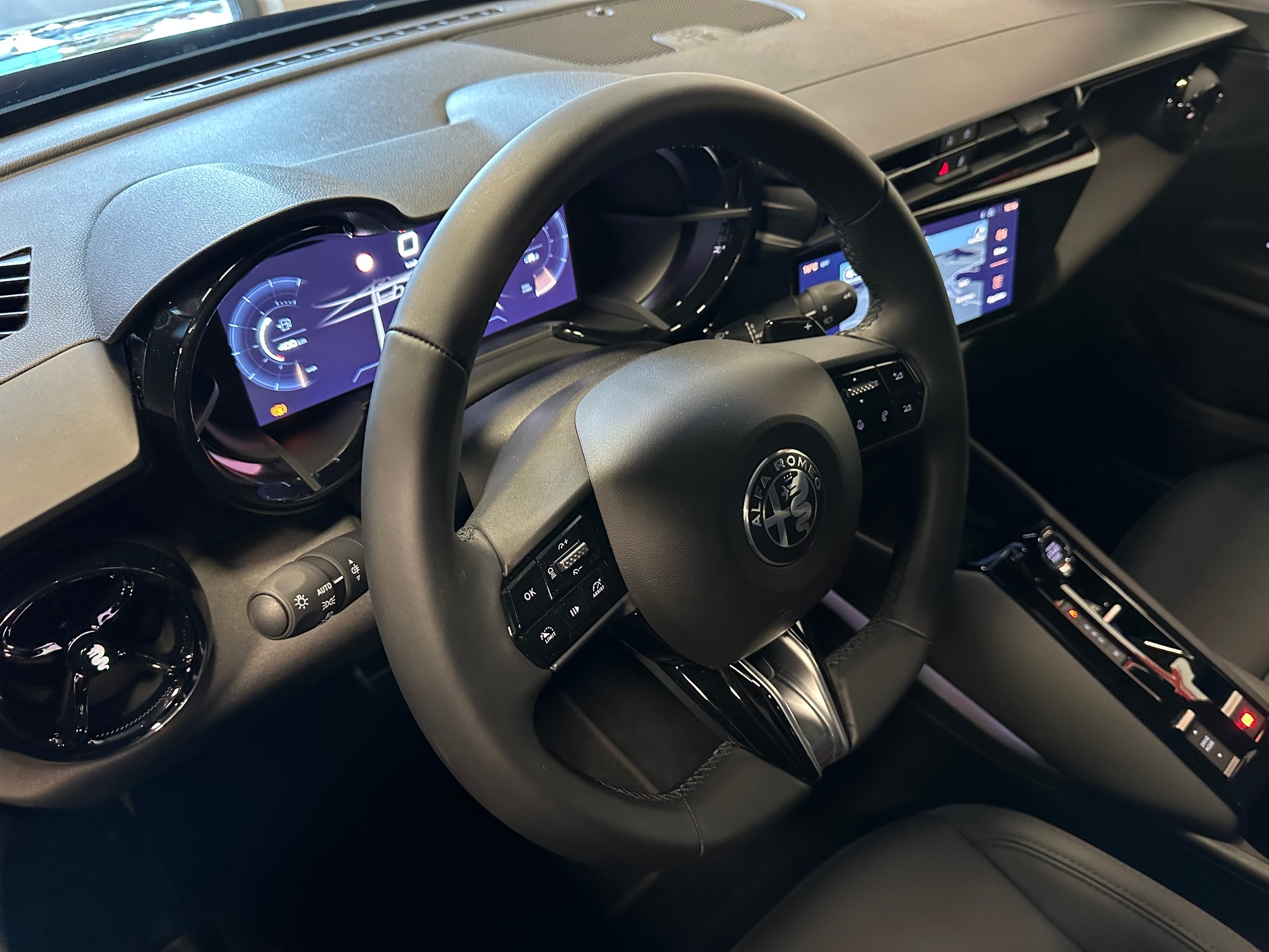 ALFA ROMEO Junior 1.2 48V Hybrid Q4-image-14