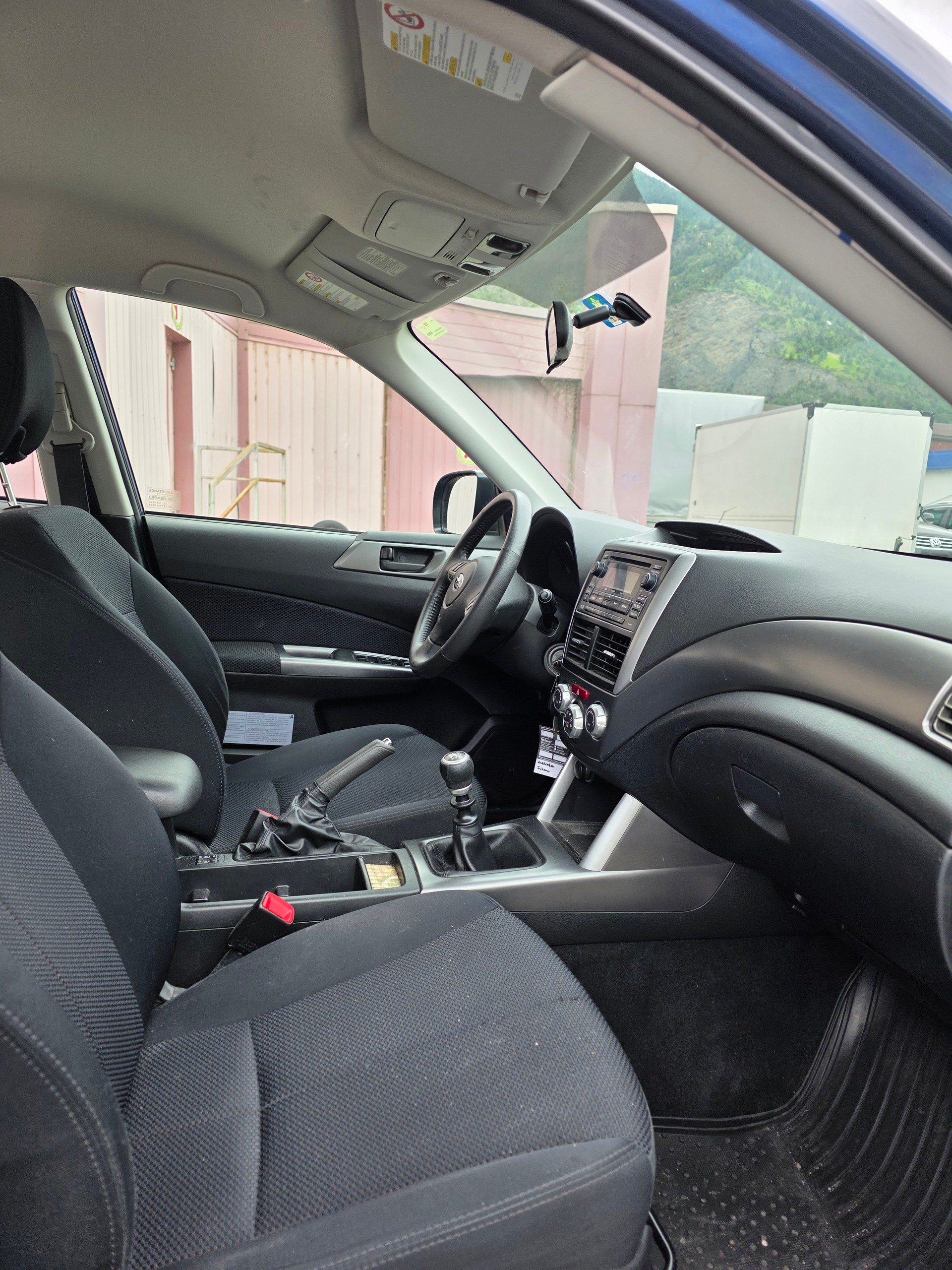 SUBARU Forester 2.0D X Swiss Special-image-9