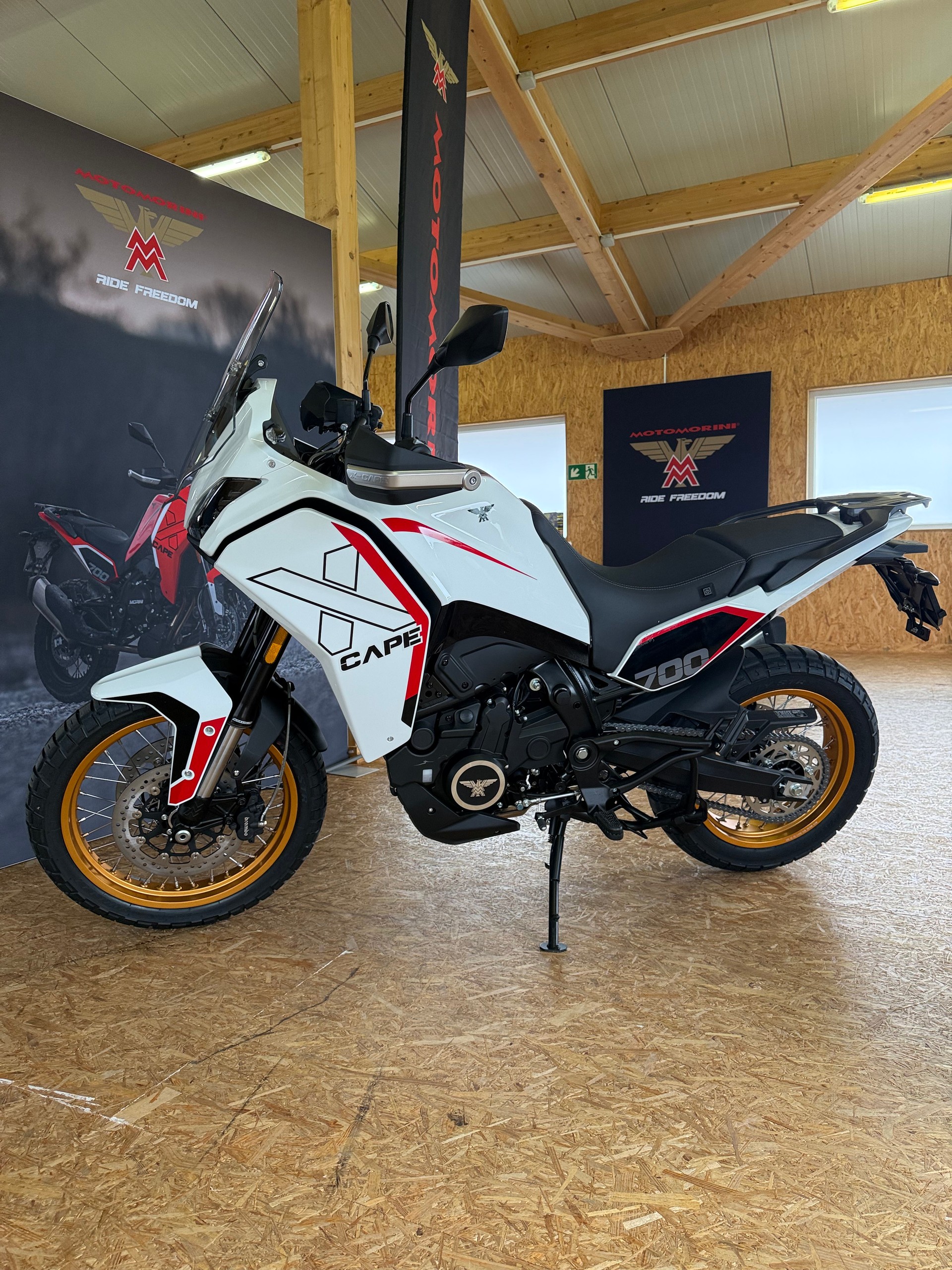 MOTO MORINI X-CAPE 700 - GOLD EDITION-image-5