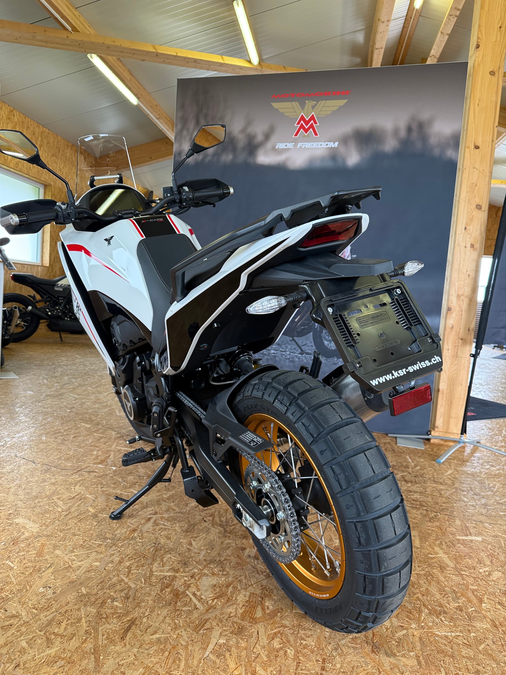 MOTO MORINI X-CAPE 700 - GOLD EDITION-image-8