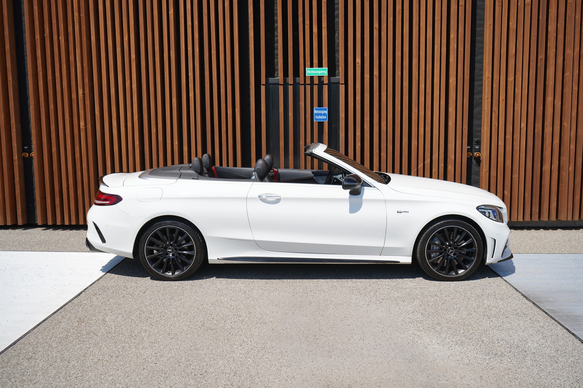 MERCEDES-BENZ C 43 CABRIOLET AMG NIGHT 4MATIC 9G-TRONIC l 390 PS-showroom-element-2
