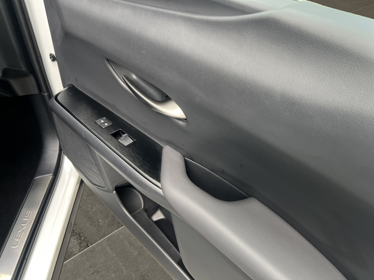 LEXUS UX 250h Excellence-image-20