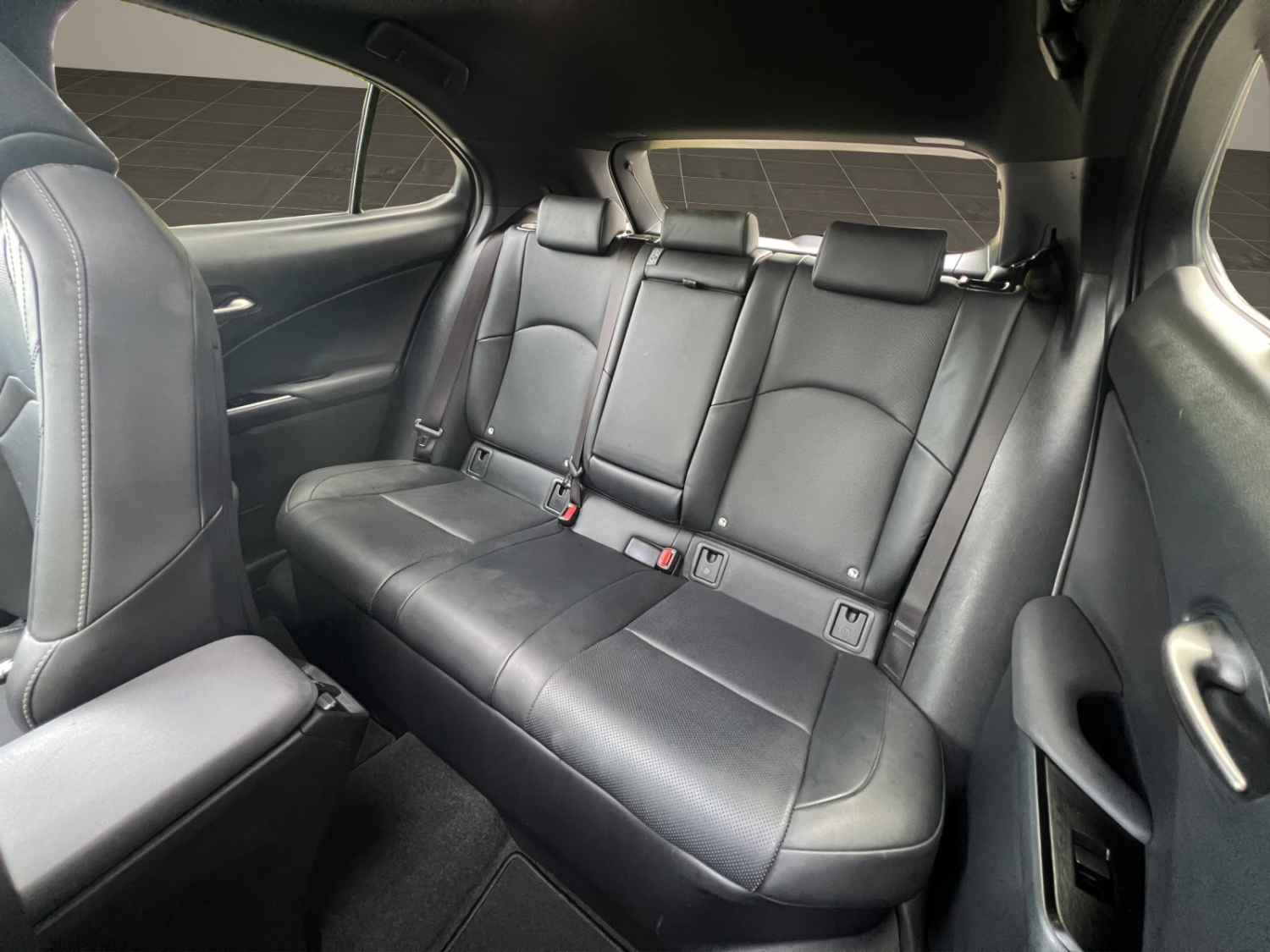 LEXUS UX 250h Excellence-image-21