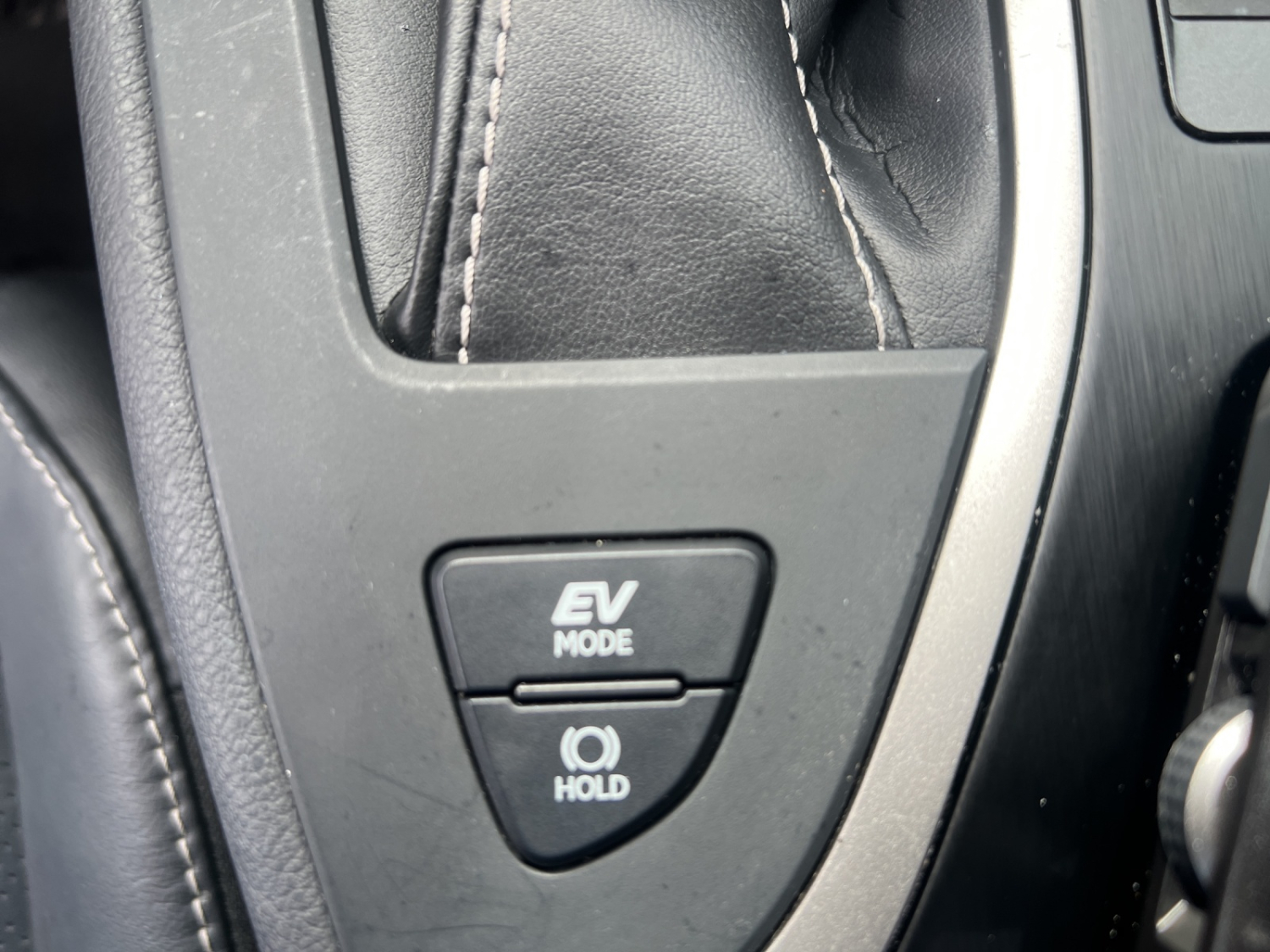LEXUS UX 250h Excellence-image-17