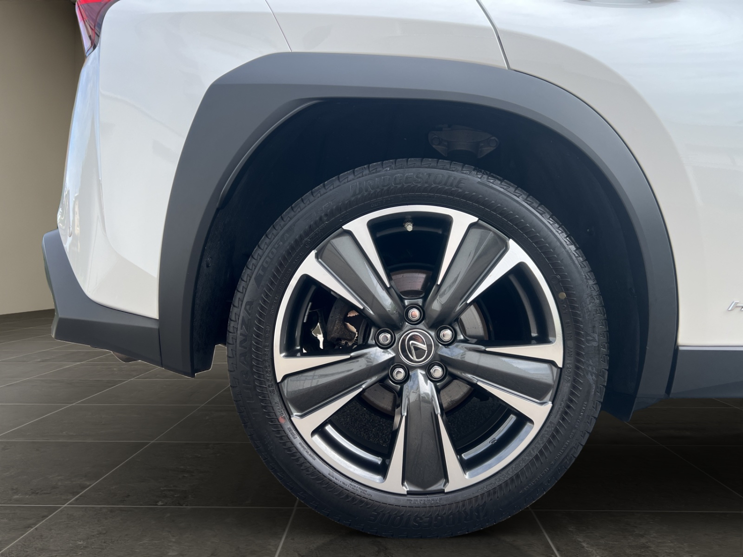 LEXUS UX 250h Excellence-image-27