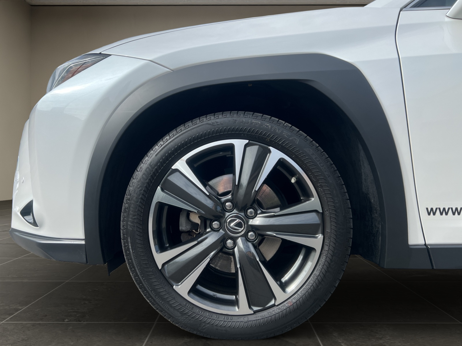 LEXUS UX 250h Excellence-image-24