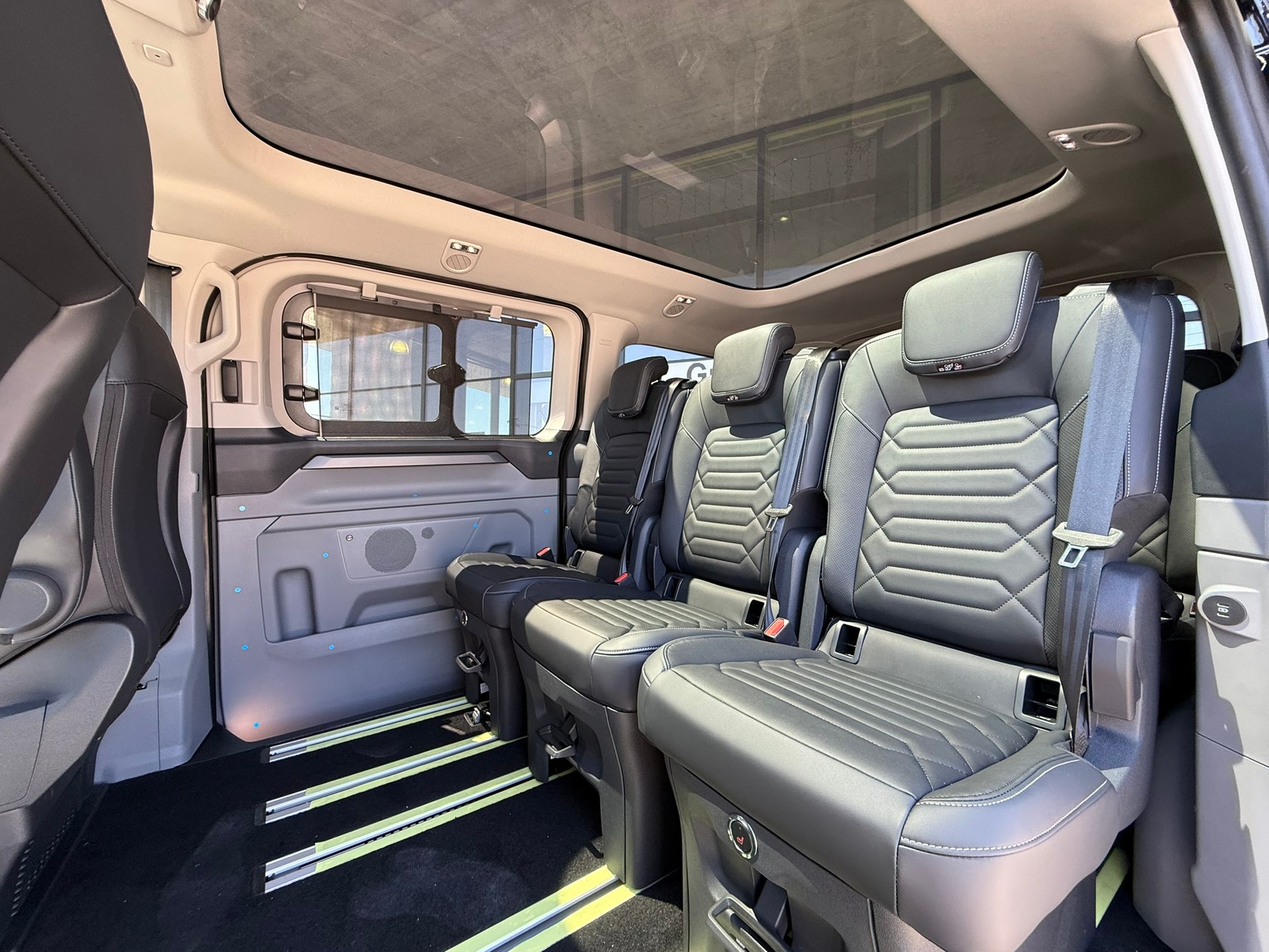 FORD Tourneo Bus 320 L1H1 TitaniumX Automat 4x4-image-7