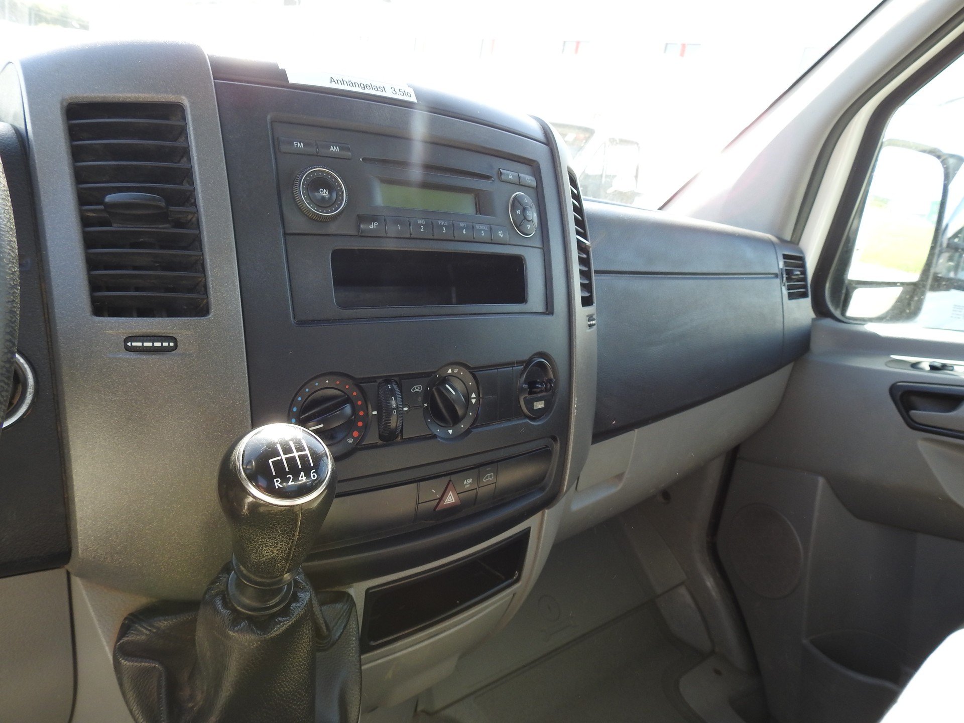 VW Crafter 35 2.0 TDI CR-image-13