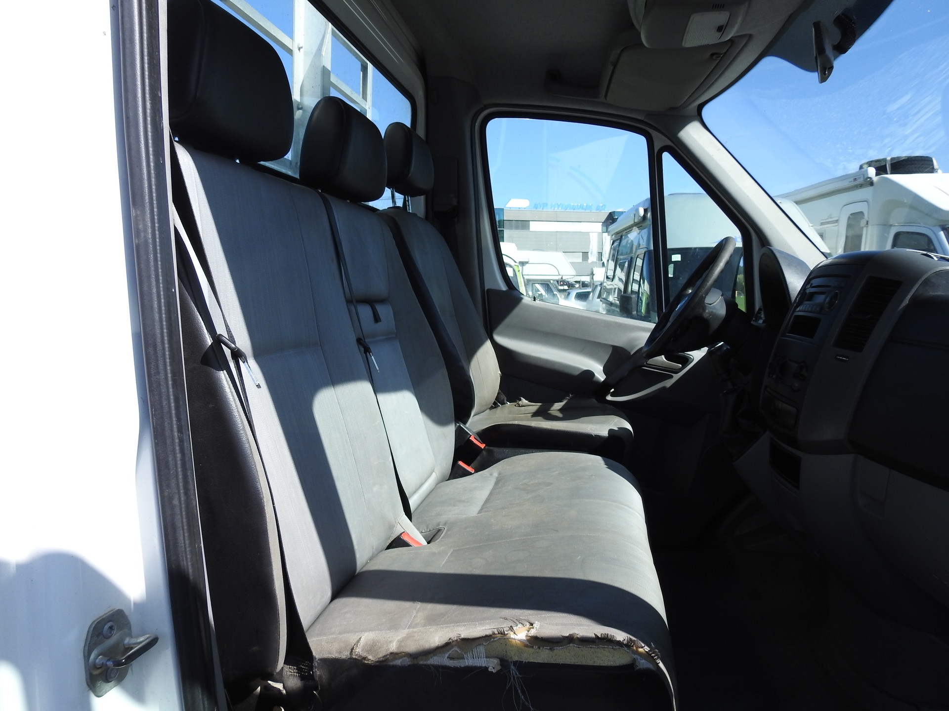 VW Crafter 35 2.0 TDI CR-image-16