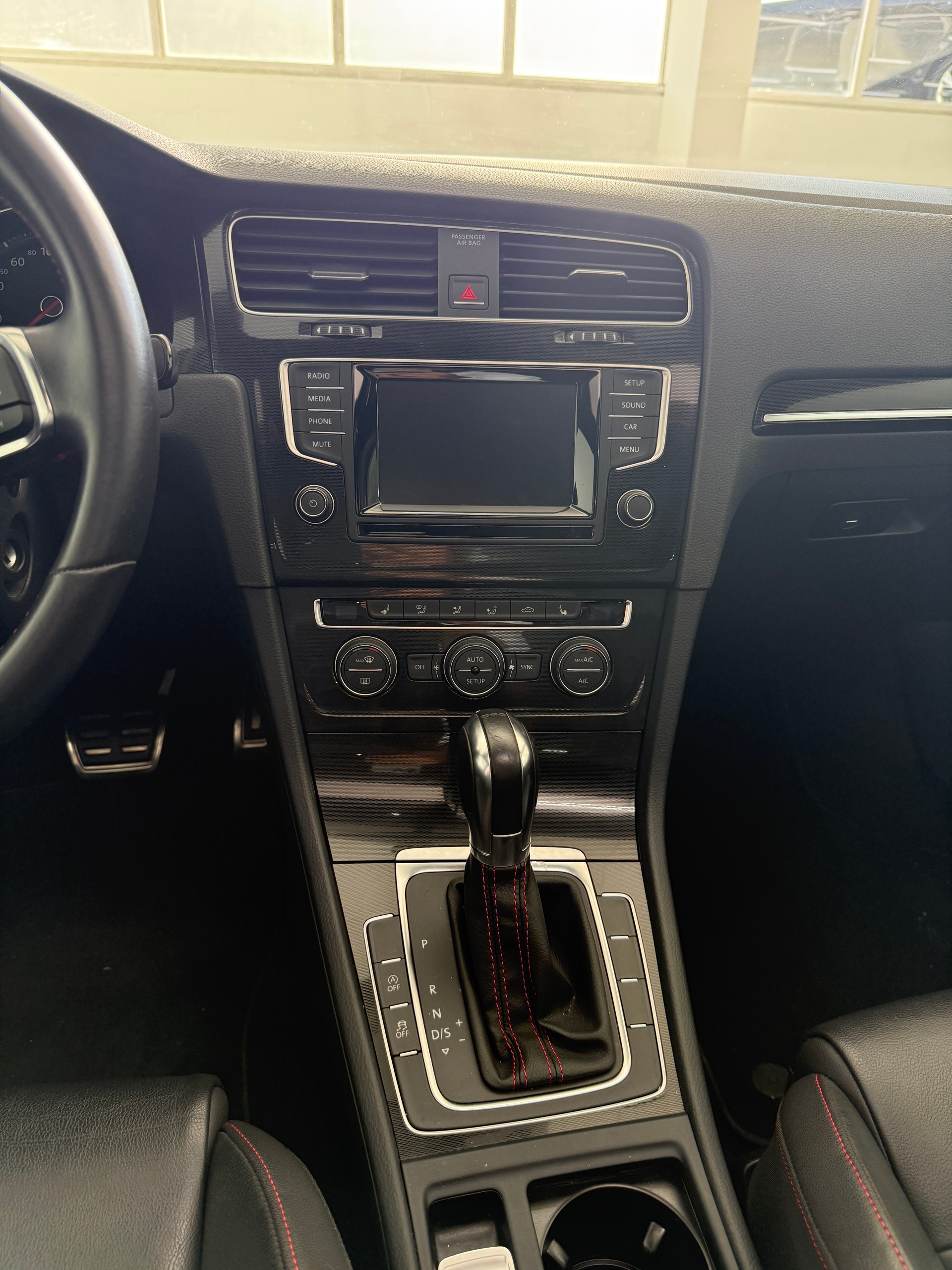VW Golf 2.0 TSI GTI DSG-image-11
