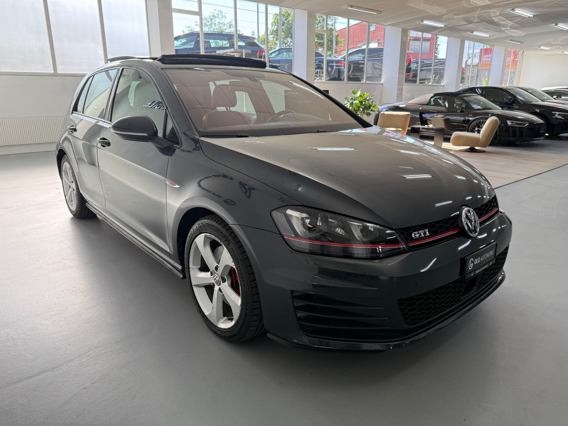 VW Golf 2.0 TSI GTI DSG-showroom-element-2