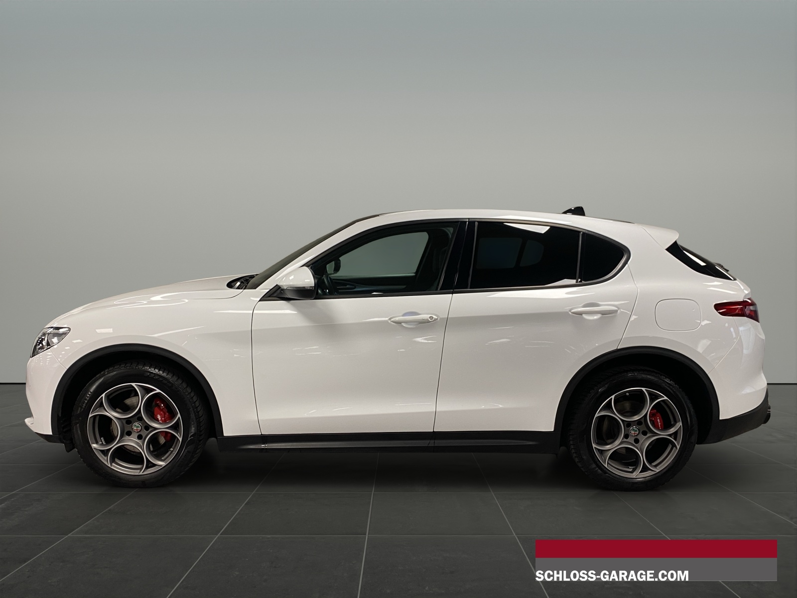 ALFA ROMEO STELVIO 2.0 200 Q4 Sprint S-showroom-element-2