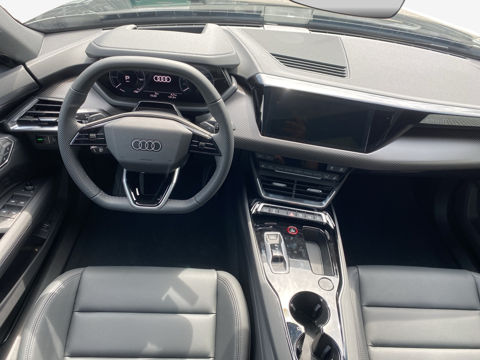 AUDI e-tron GT quattro-image-8