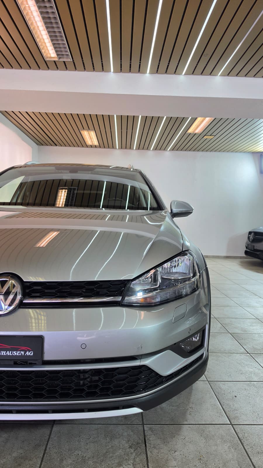 VW Golf 2.0 TDI Alltrack 4Motion DSG, FRISCH AB MFK UND 8-FACH BEREIFT-showroom-element-2