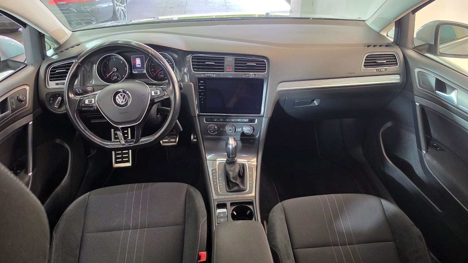VW Golf 2.0 TDI Alltrack 4Motion DSG, FRISCH AB MFK UND 8-FACH BEREIFT-image-6