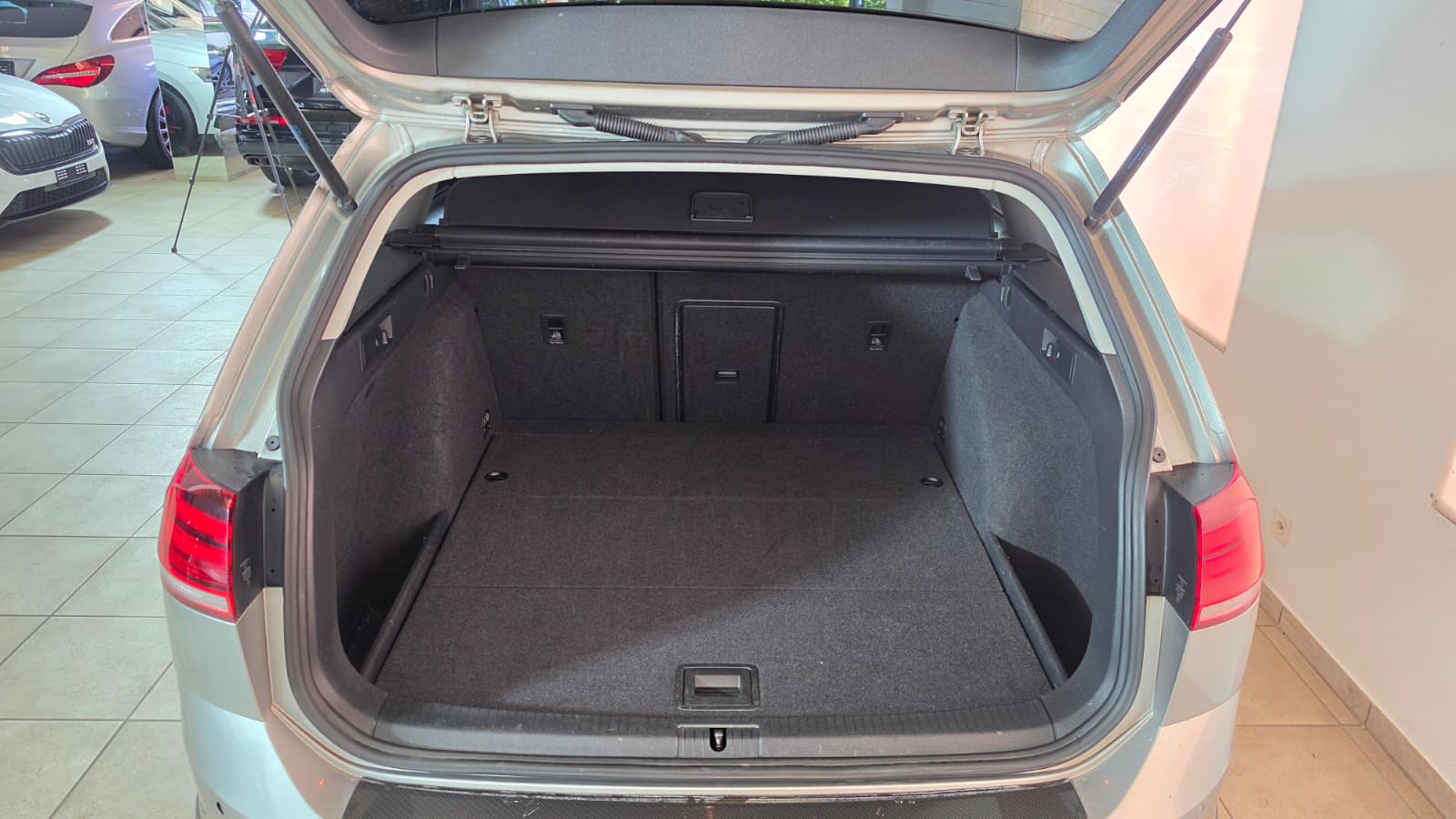 VW Golf 2.0 TDI Alltrack 4Motion DSG, FRISCH AB MFK UND 8-FACH BEREIFT-image-12