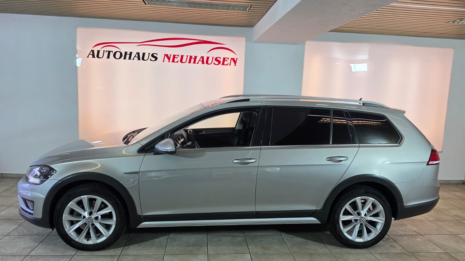VW Golf 2.0 TDI Alltrack 4Motion DSG, FRISCH AB MFK UND 8-FACH BEREIFT-image-5