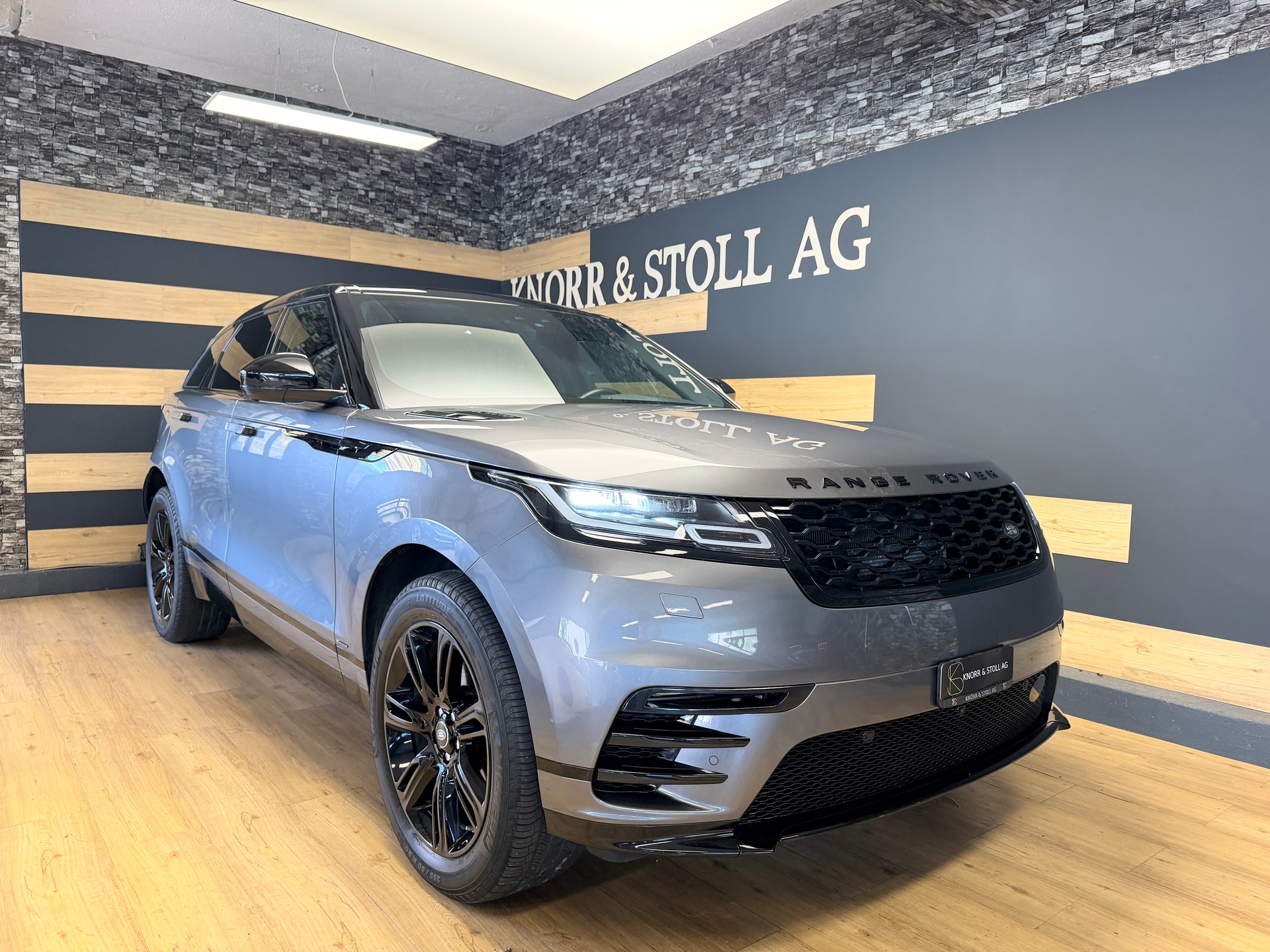 LAND ROVER Range Rover Velar R-Dynamic D 240 SE Automatic-showroom-element-2