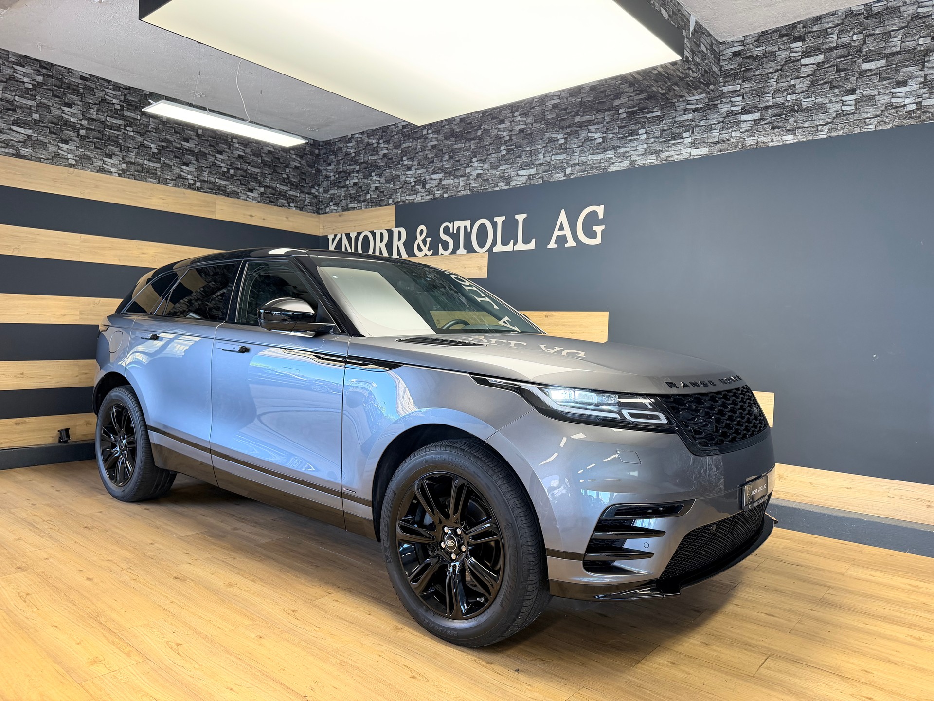 LAND ROVER Range Rover Velar R-Dynamic D 240 SE Automatic-showroom-element-1
