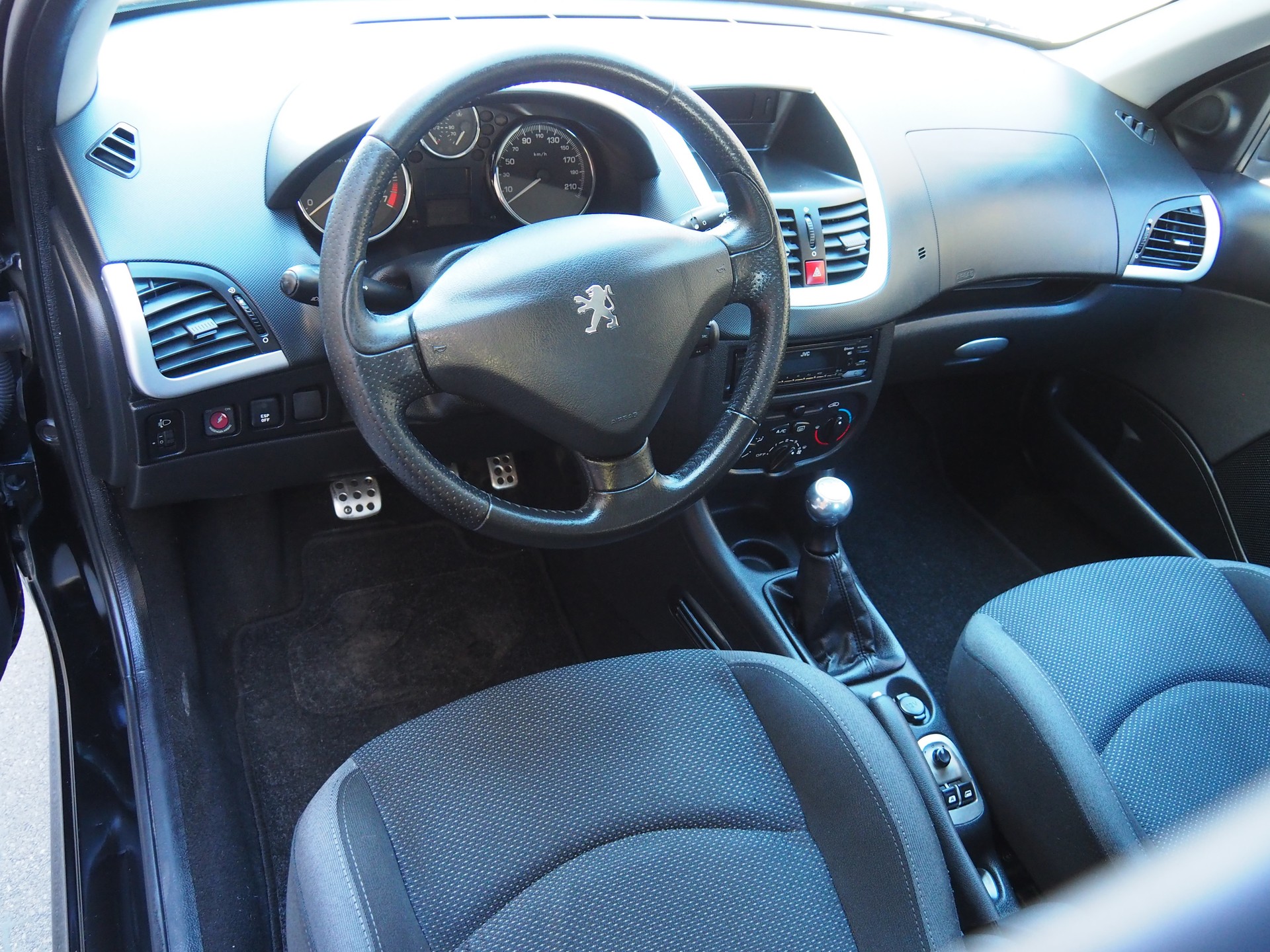 PEUGEOT 206+ 1.4 Trendy-image-10
