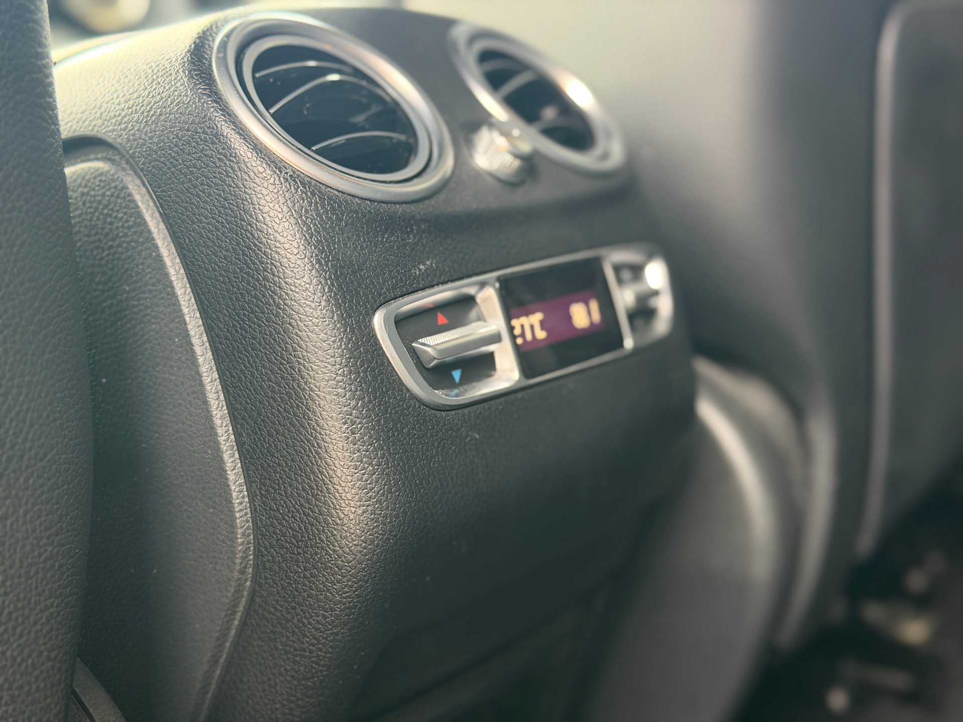 MERCEDES-BENZ GLC 220 d AMG Line 4Matic 9G-Tronic-image-23