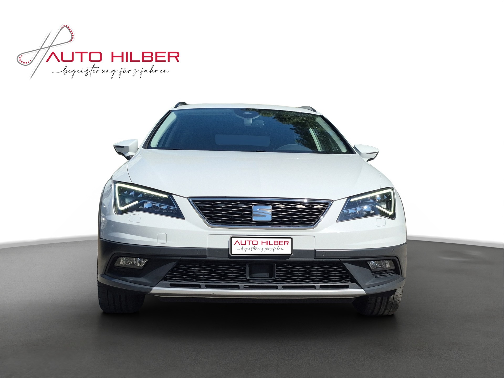 SEAT Leon ST 1.8 TSI X-Perience 4Drive DSG *Anhängerkupplung/Full Link*-showroom-element-1