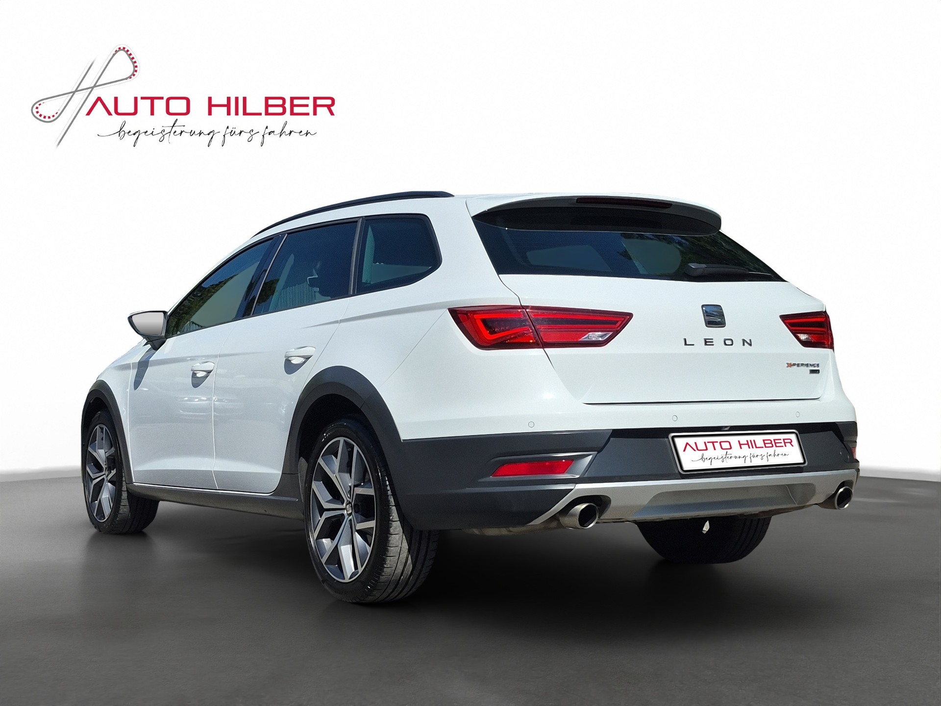 SEAT Leon ST 1.8 TSI X-Perience 4Drive DSG *Anhängerkupplung/Full Link*-showroom-element-3
