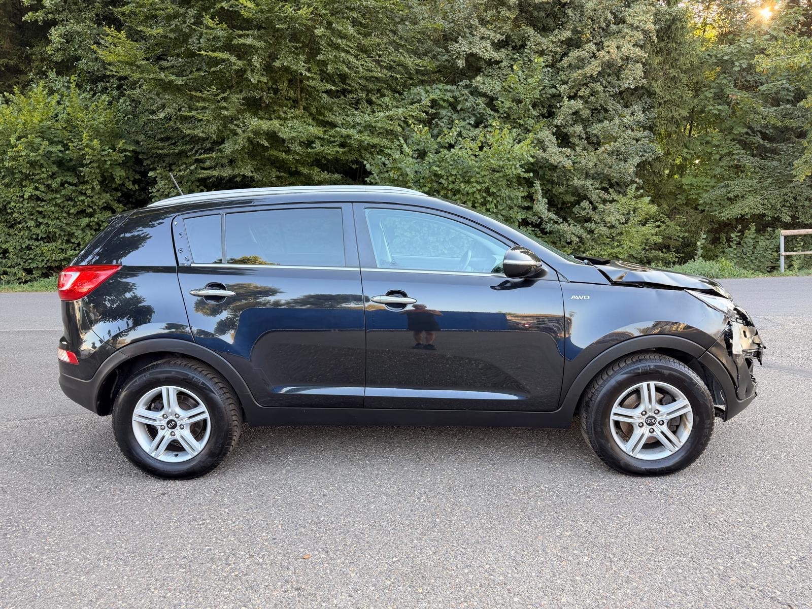 KIA Sportage 2.0 CRDi Style 4WD Automatic-image-4