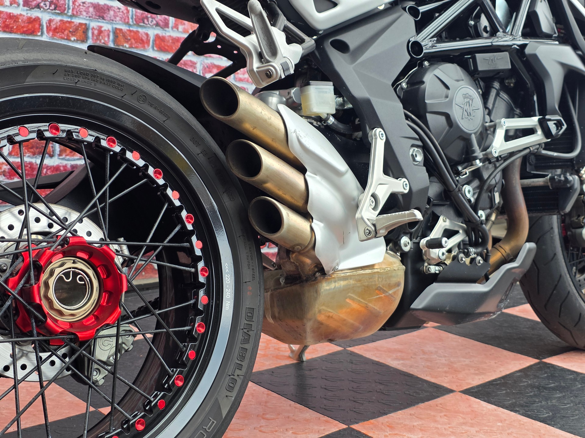 MV AGUSTA Dragster 800 RR ABS-image-10