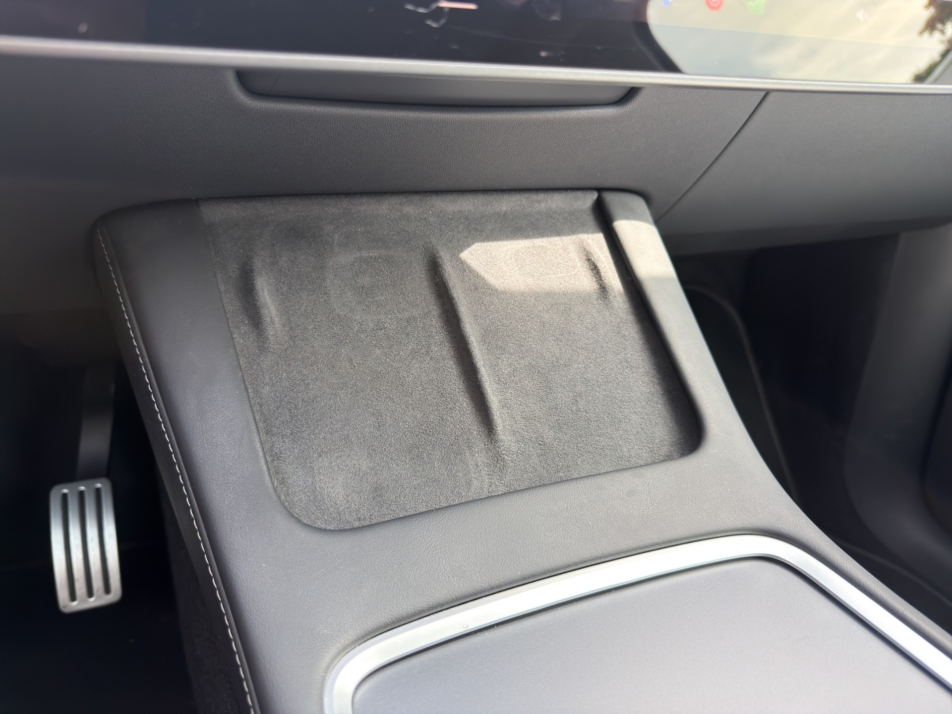 TESLA Model Y Performance D SOC 95.5% Weisses Interieur-image-29