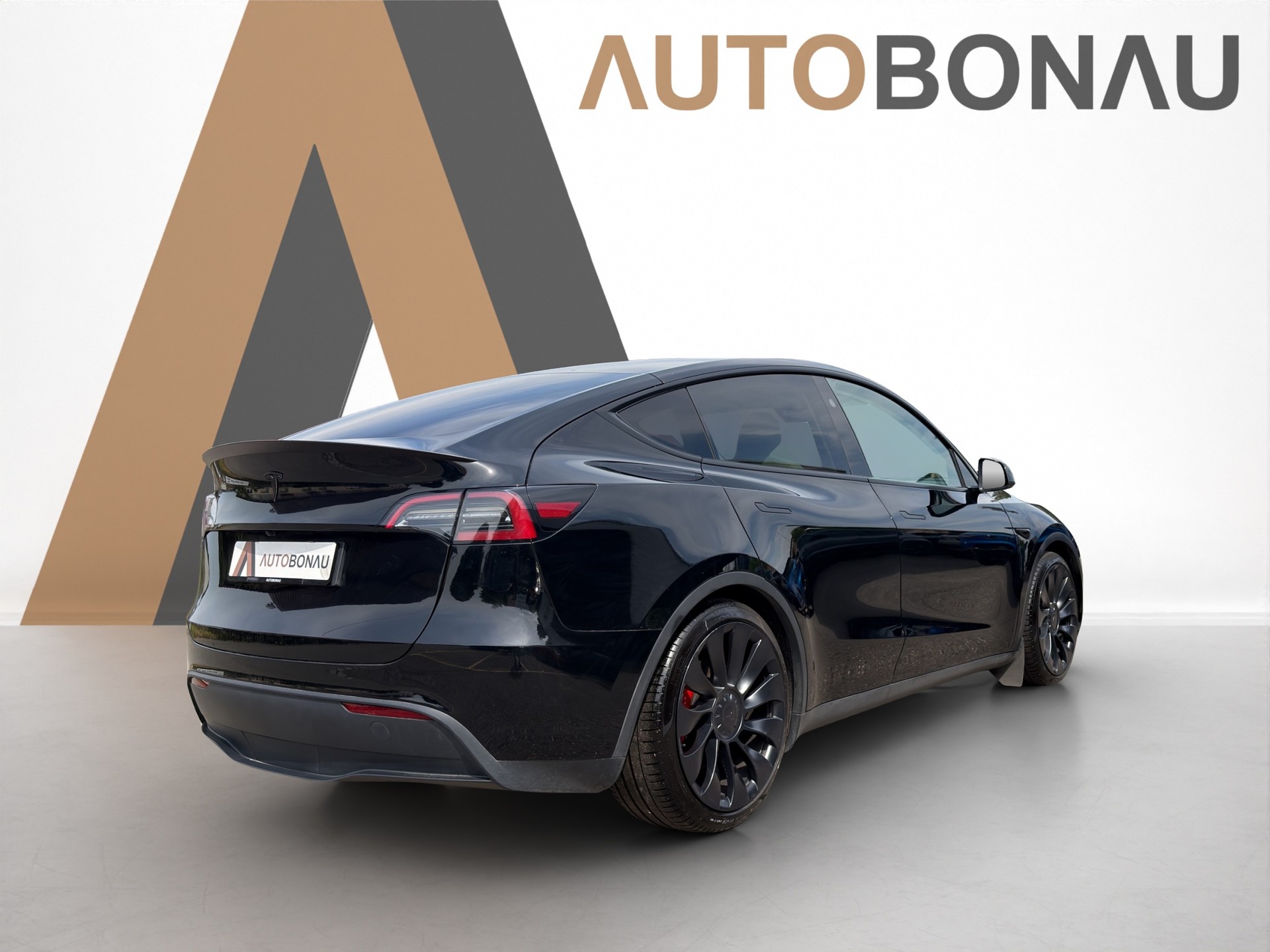TESLA Model Y Performance D SOC 95.5% Weisses Interieur-image-4