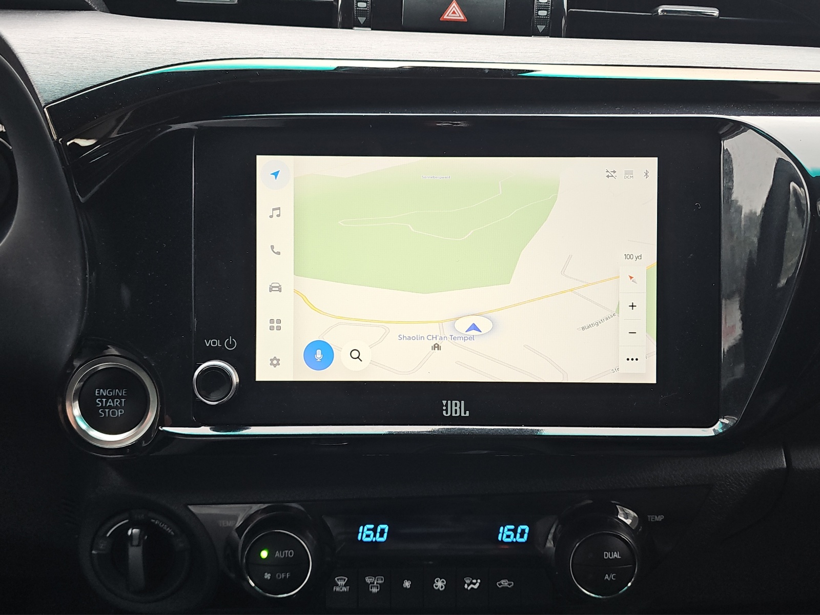 TOYOTA Hilux 2.8D-4D MHEV Invincible Double Cab 4x4 A-image-11