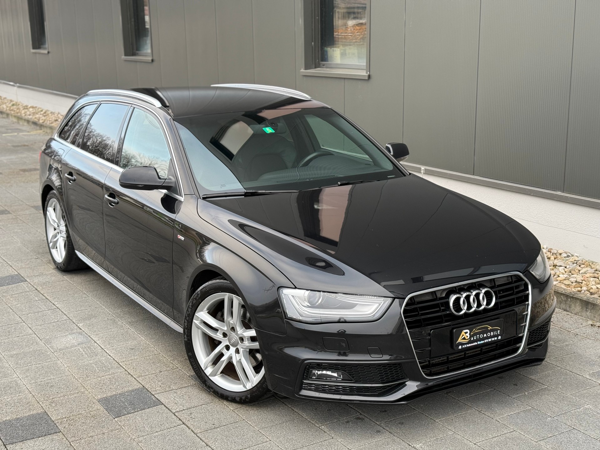 AUDI A4 Avant 2.0 TDI S- LINE