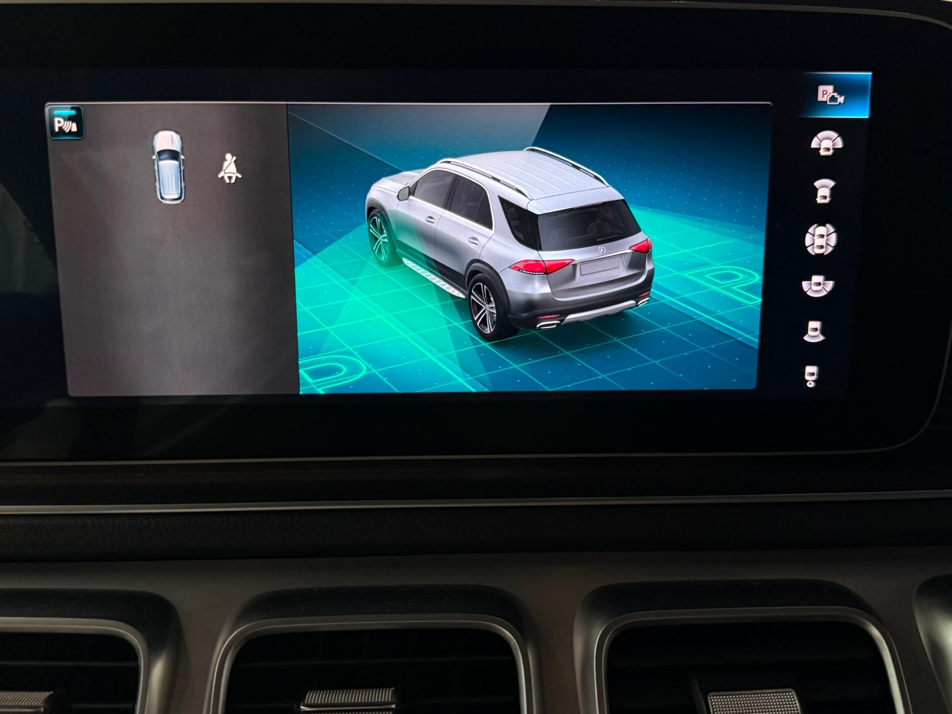 MERCEDES-BENZ GLE 450 4Matic AMG Line 9G-Tronic / CH- Autos / Grattis Service/ Panoramadach /-image-16