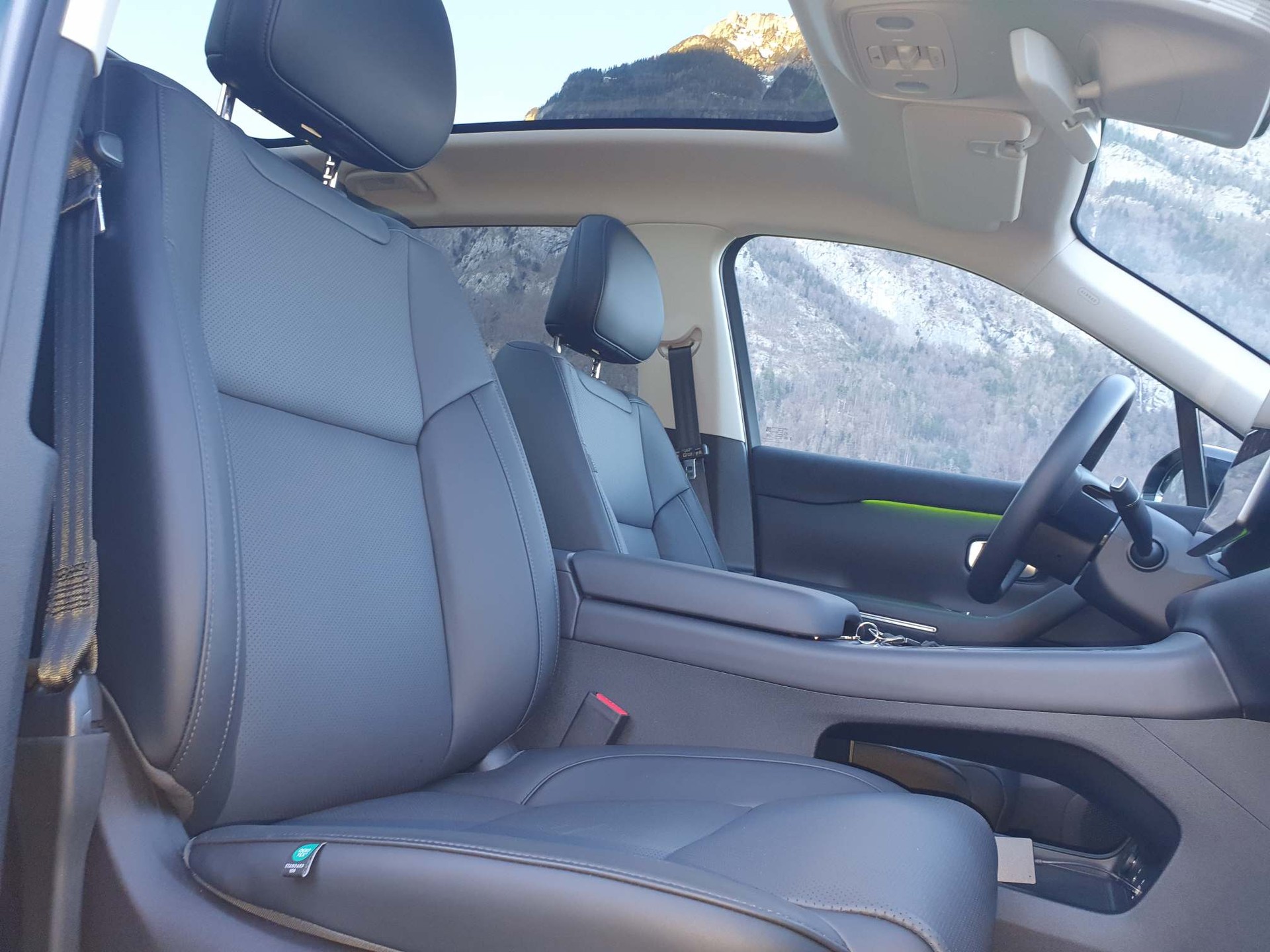 LEAPMOTOR C10 EV AWD-image-11
