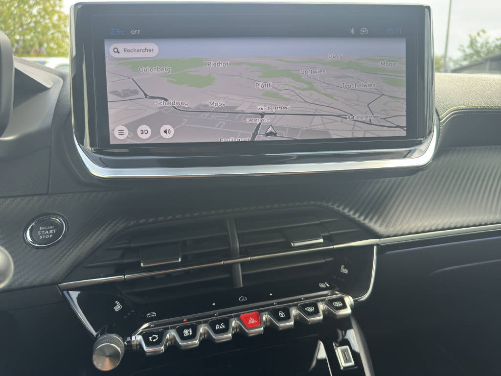PEUGEOT 2008 1.2 Hybrid 145 GT-image-11