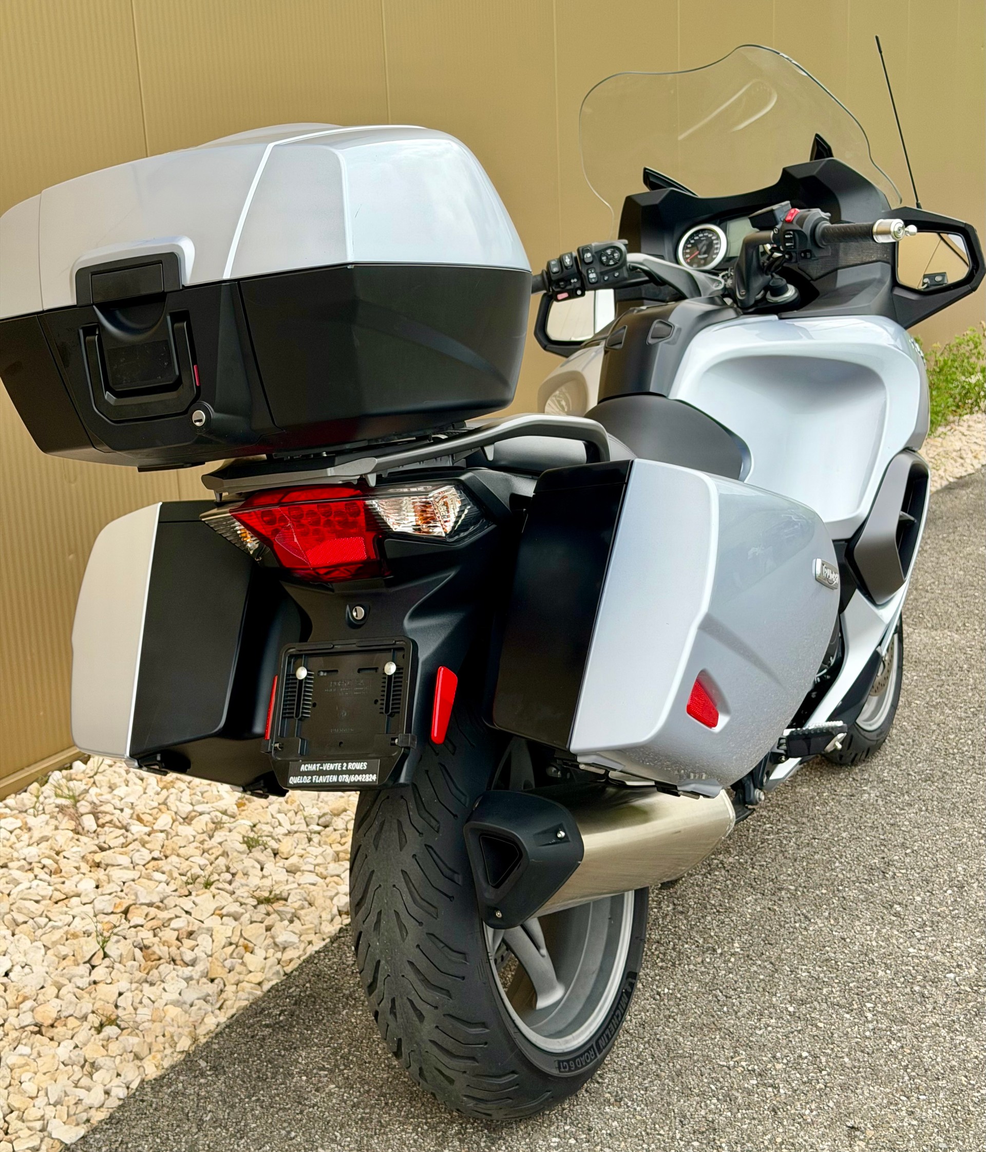 TRIUMPH Trophy 1200 SE ABS-image-5